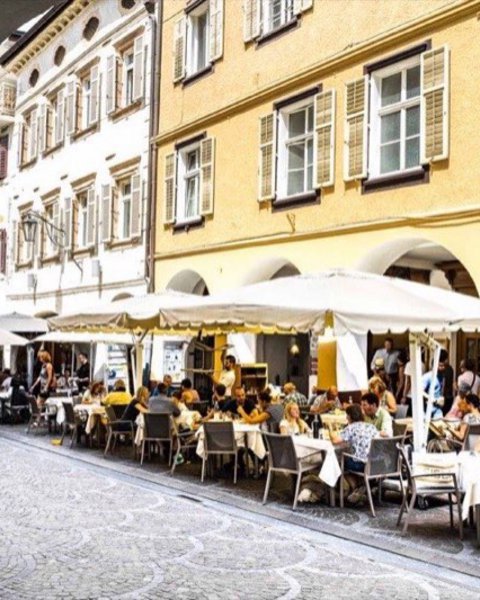 [Translate to English:] lauben meran 00591