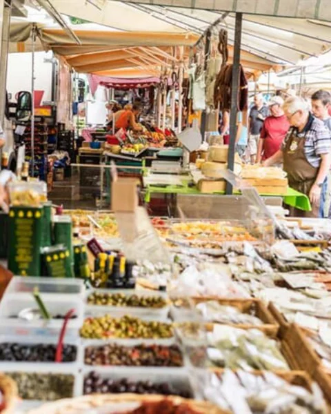 [Translate to English:] Freitagsmarkt Meran