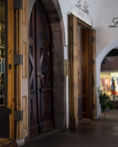 [Translate to English:] shopping in meran