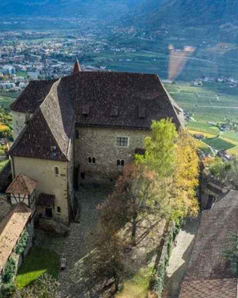 [Translate to English:] Landesmuseum Schloss Tirol