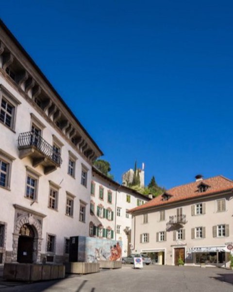 [Translate to English:] steinach platz meran 02088 1024x682