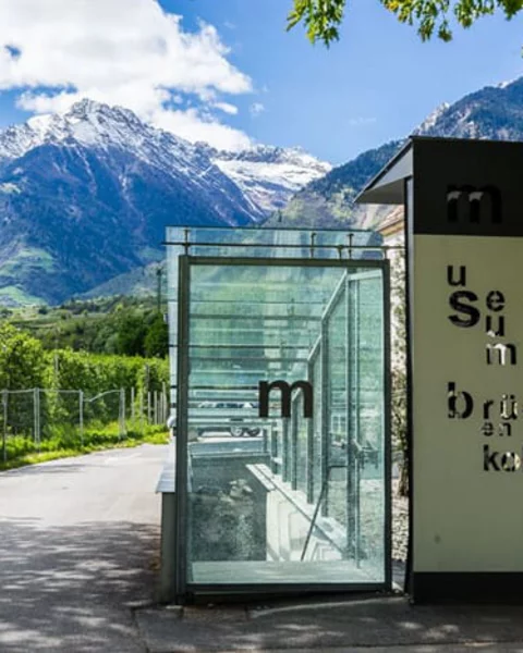 [Translate to English:] Brückenkopf Museum in Algund